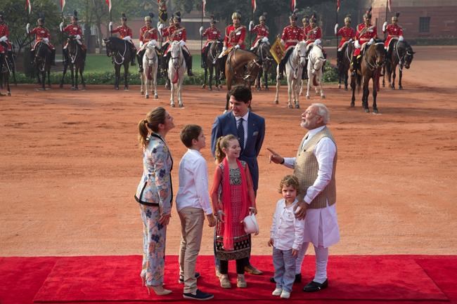 Modi hugs Trudeau amid Indo-Canada invitation embarrassment | iNFOnews.ca Modi hugs Trudeau amid Indo-Canada invitation embarrassment | iNFOnews.ca