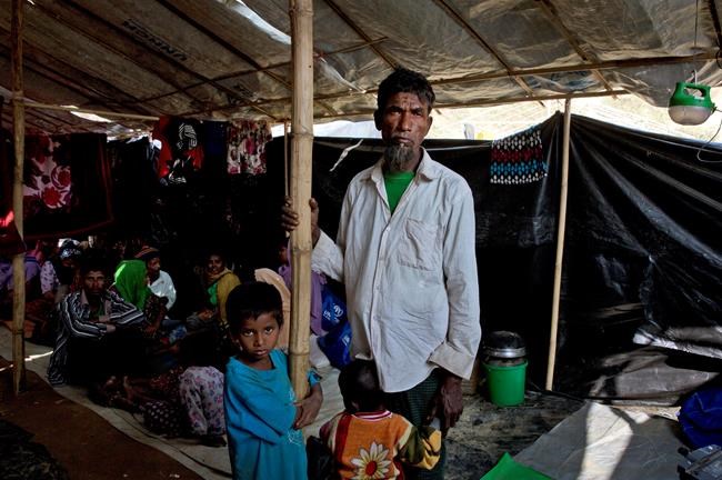 AP Exclusive: Rohingya say military cut off food in Myanmar | iNFOnews.ca CP1173688403