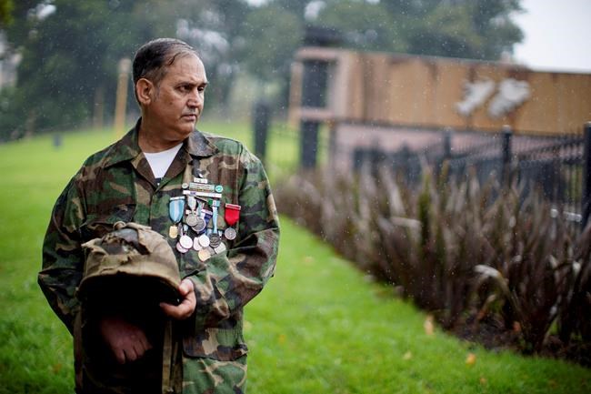 Recovery of Falklands war helmets helps heal wounds | iNFOnews.ca CP1175721142