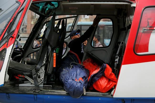 3 killed, 4 injured in Nepal plane crash near Mount Everest | iNFOnews.ca 3 killed, 4 injured in Nepal plane crash near Mount Everest | iNFOnews.ca