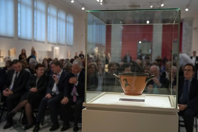 Ancient cup given to 1st marathon victor returned to Greece | iNFOnews.ca Ancient cup given to 1st marathon victor returned to Greece | iNFOnews.ca