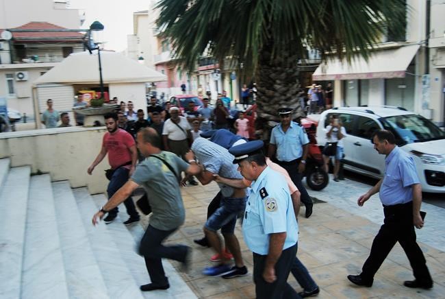 Greece: Suspects in tourist's fatal beating held for trial | iNFOnews.ca