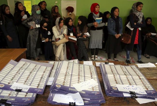 Afghans vote for 2nd day amid violence, technical issues | iNFOnews.ca Afghans vote for 2nd day amid violence, technical issues | iNFOnews.ca