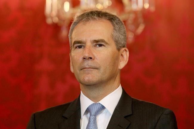 Austrian president dismisses Kurz govt, seeks interim leader | iNFOnews.ca Austrian president dismisses Kurz govt, seeks interim leader | iNFOnews.ca