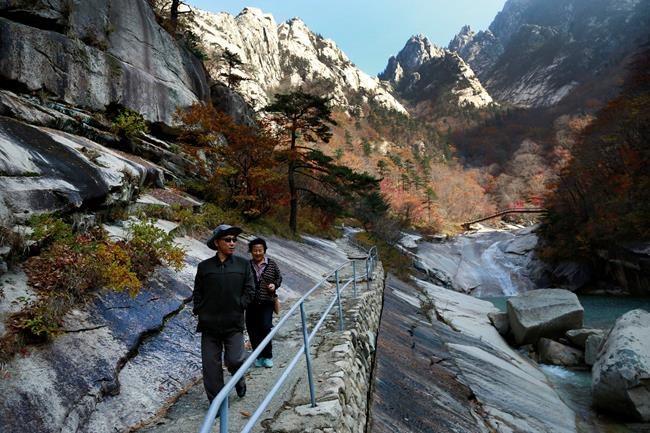 S Korea offers to visit stalled joint tour resort in North | iNFOnews.ca CP1978982521