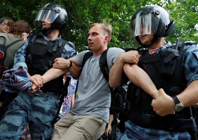 Hundreds detained in Moscow protest over journalist's case | iNFOnews.ca