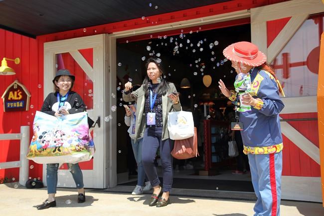 Disney emphasizes China roots in Shanghai amid trade tension | iNFOnews.ca