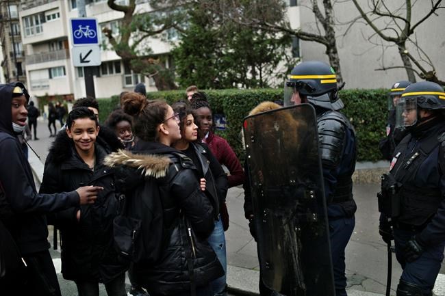 Paris teens block schools to protest alleged police rape | iNFOnews.ca