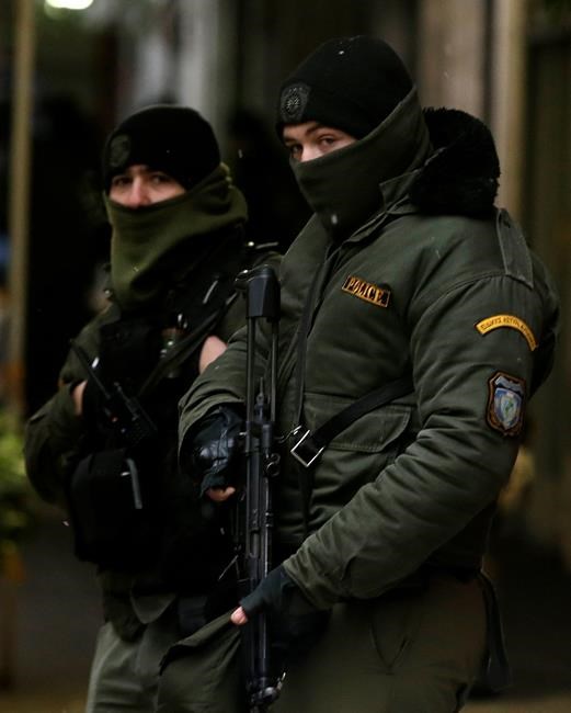 Greece: Policeman injured in shooting at political party | iNFOnews.ca Greece: Policeman injured in shooting at political party | iNFOnews.ca