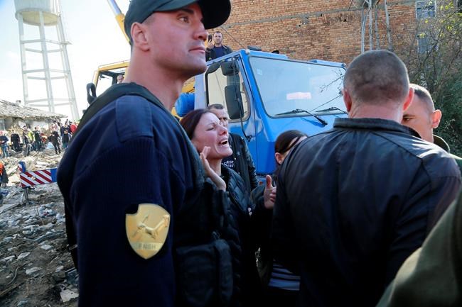 Rescuers comb building rubble after Albanian quake kills 21 | iNFOnews.ca CP1989315548