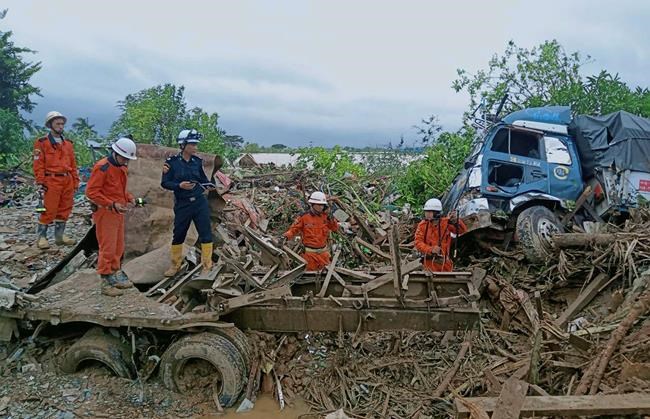 Death toll in Myanmar landslide climbs to 56 | iNFOnews.ca