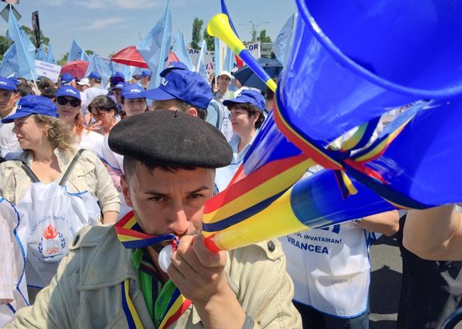 Romanian teachers protest in Bucharest, demand higher wages | iNFOnews.ca Romanian teachers protest in Bucharest, demand higher wages | iNFOnews.ca