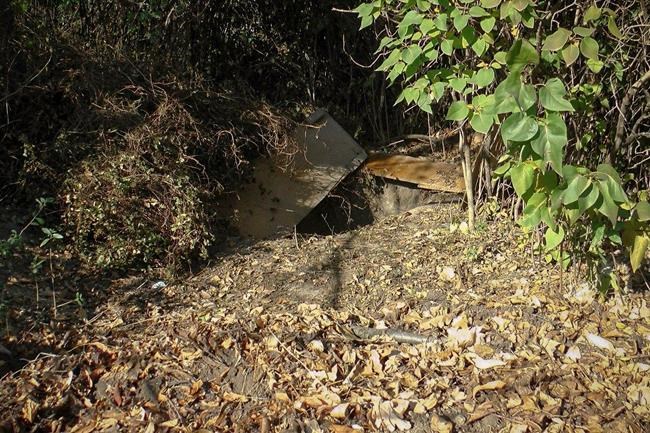 Hungarian police find 2 tunnels used by migrants on border | iNFOnews.ca