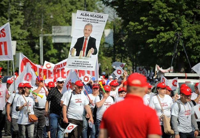Thousands of Romanian health workers protest salary cuts | iNFOnews.ca
