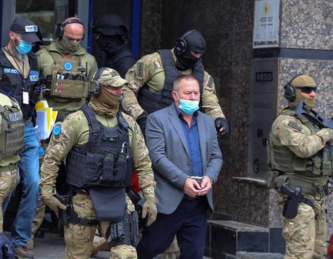 EU police raid Kosovo war veterans' office, detain leaders | iNFOnews.ca