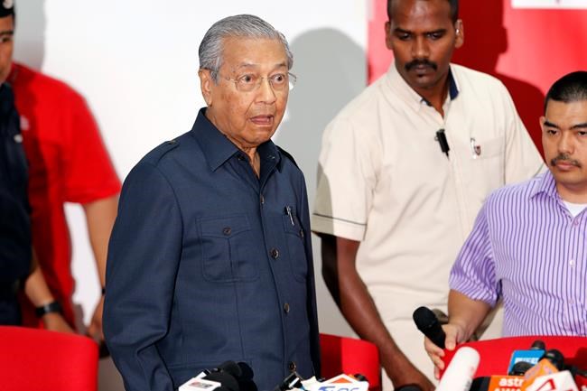 Mahathir bars predecessor from leaving Malaysia amid probe | iNFOnews.ca Mahathir bars predecessor from leaving Malaysia amid probe | iNFOnews.ca