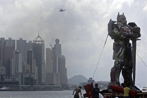 Stars attend 'Transformers' world premiere in Hong Kong, in sign of Hollywood's China focus | iNFOnews.ca CP28818995