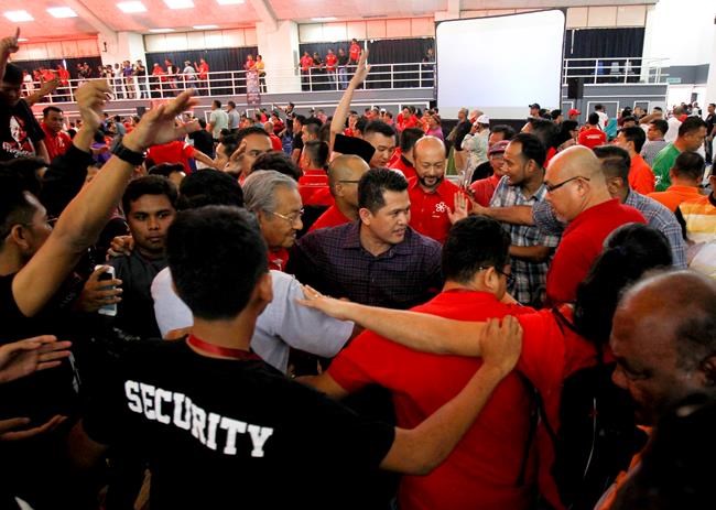 Town hall by ex-Malaysian leader Mahathir marred by violence | iNFOnews.ca Town hall by ex-Malaysian leader Mahathir marred by violence | iNFOnews.ca