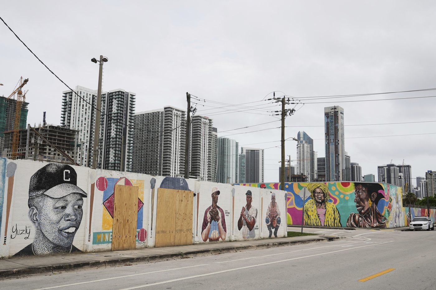 Miami Marlins join efforts to restore defaced Jackie Robinson and Minnie Miñoso mural | iNFOnews.ca Miami Marlins join efforts to restore defaced Jackie Robinson and Minnie Miñoso mural | iNFOnews.ca