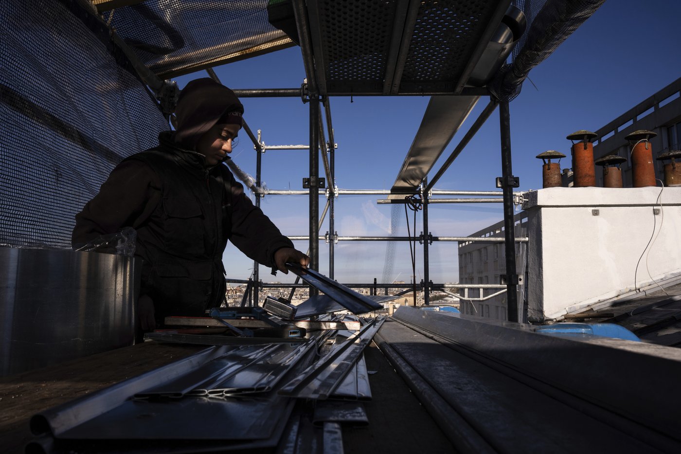 The roof restorers of Paris now have UNESCO World Heritage recognition | iNFOnews.ca