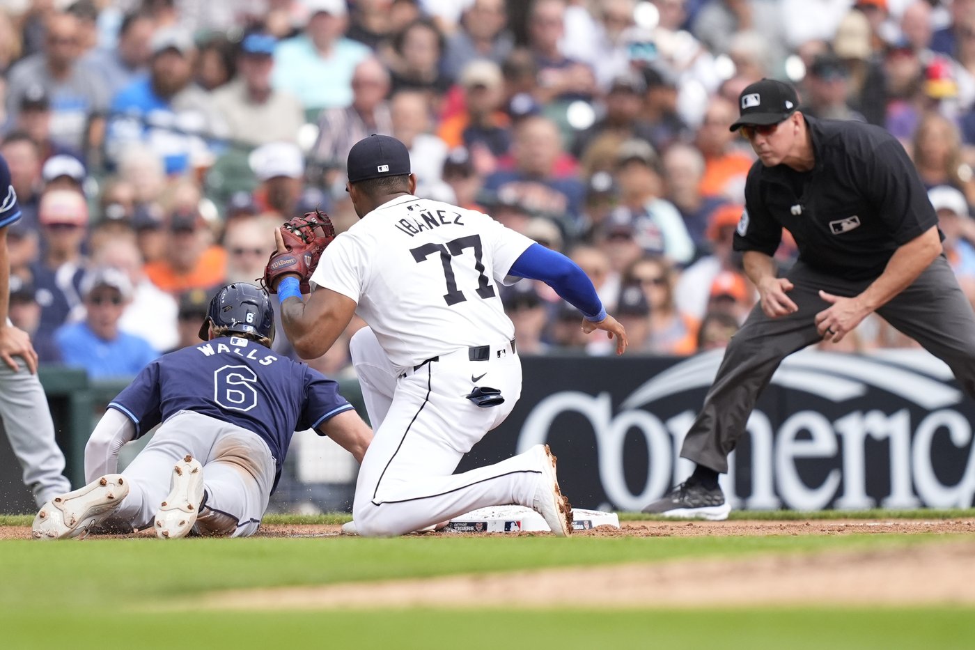 Tigers rally late to move closer to playoffs with 4-3 win over Rays | iNFOnews.ca Tigers rally late to move closer to playoffs with 4-3 win over Rays | iNFOnews.ca