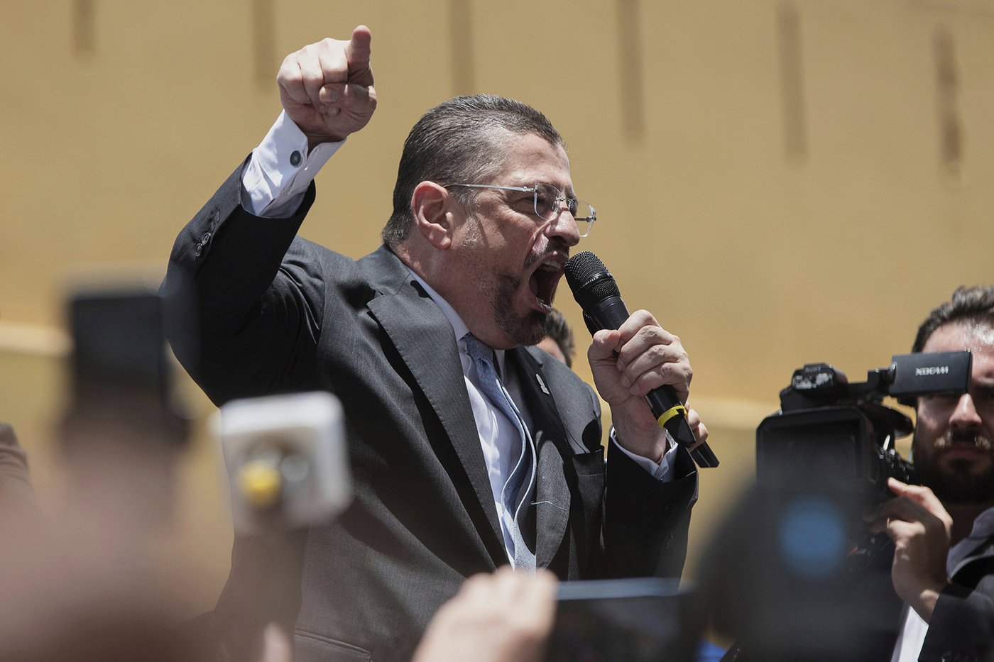 Costa Rica president celebrates after effort to strip his immunity fails | iNFOnews.ca Costa Rica president celebrates after effort to strip his immunity fails | iNFOnews.ca