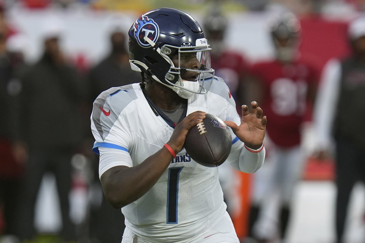 Ward solid in NFL preseason debut, leading one scoring drive in Titans' 29-7 loss to Buccaneers | iNFOnews.ca Ward solid in NFL preseason debut, leading one scoring drive in Titans' 29-7 loss to Buccaneers | iNFOnews.ca
