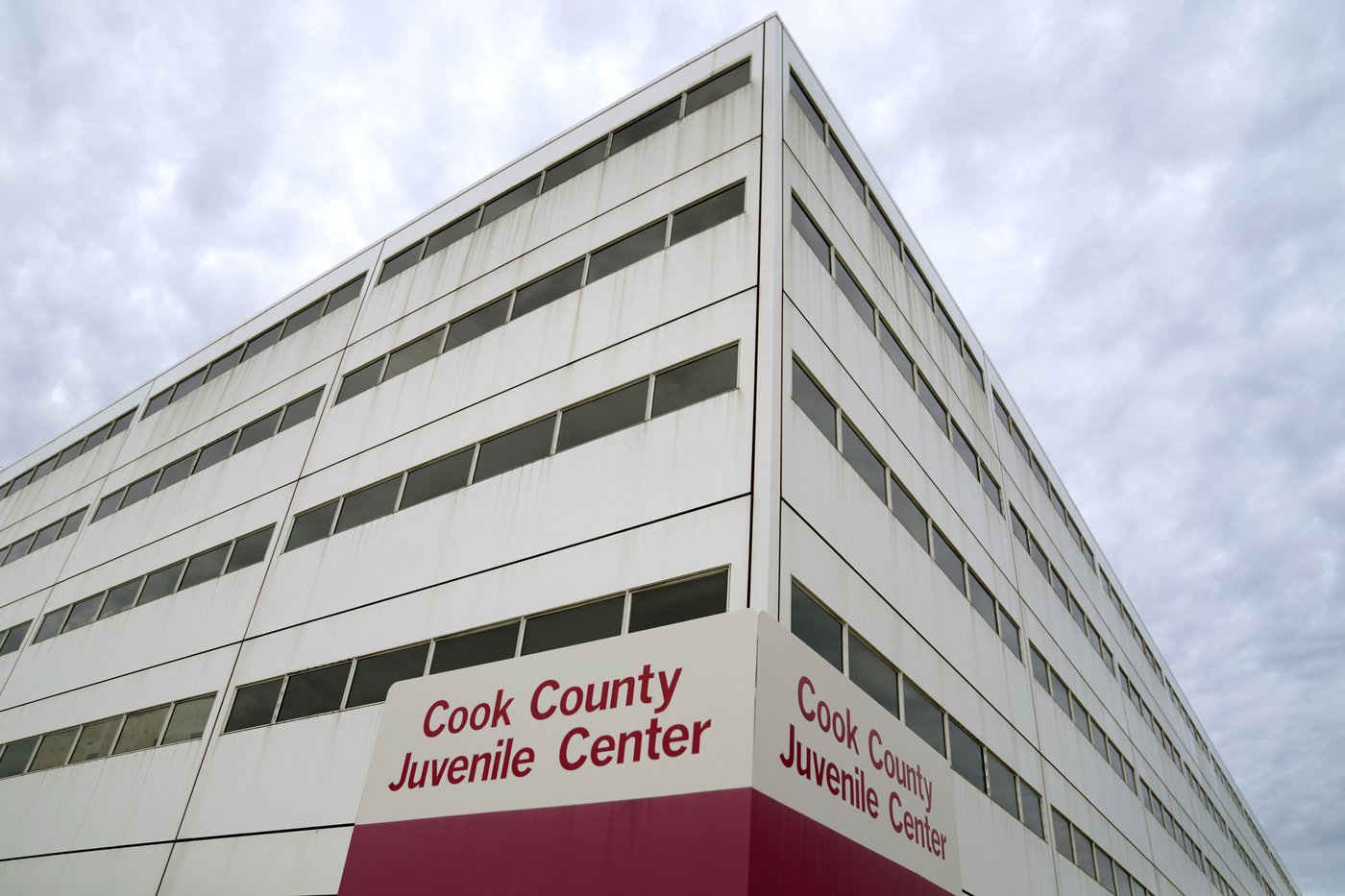 Hundreds sue over alleged sexual abuse in Illinois youth detention centers | iNFOnews.ca Hundreds sue over alleged sexual abuse in Illinois youth detention centers | iNFOnews.ca