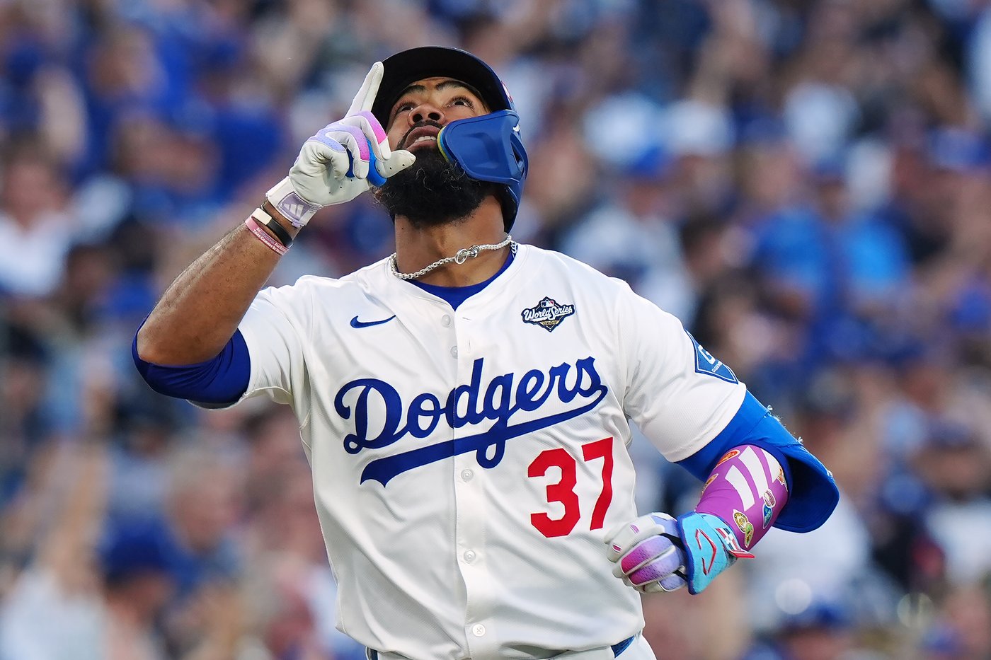 Photo Gallery: Dodgers outlast Jays 6-5 in 18-inning marathon World Series Game 3 | iNFOnews.ca