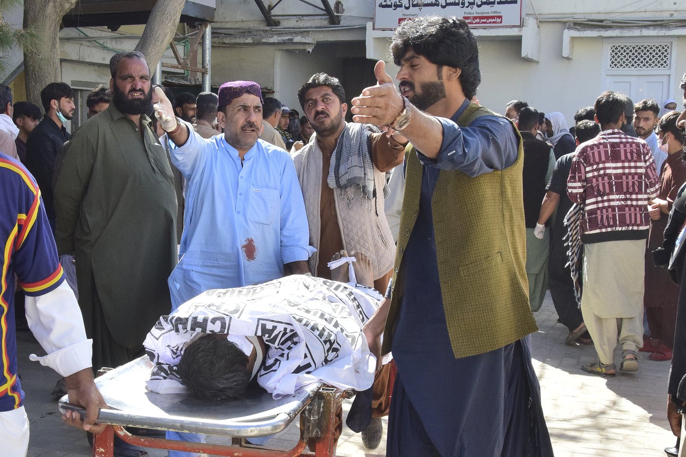 A powerful suicide bombing at a rail station in southwestern Pakistan kills at least 26 | iNFOnews.ca A powerful suicide bombing at a rail station in southwestern Pakistan kills at least 26 | iNFOnews.ca