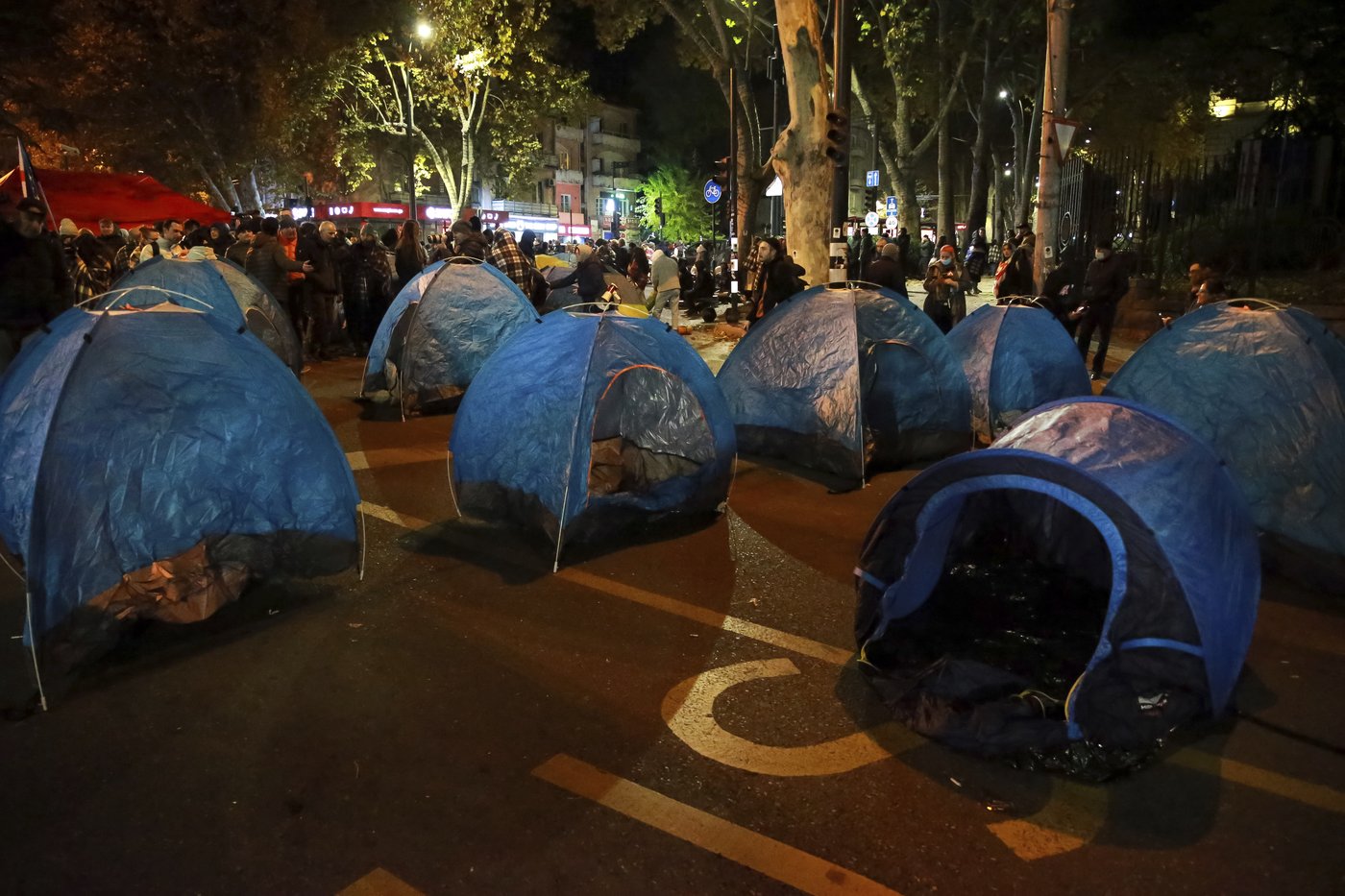 Protesters in Georgia's capital set up a tent camp on the main street and call for new elections | iNFOnews.ca Protesters in Georgia's capital set up a tent camp on the main street and call for new elections | iNFOnews.ca