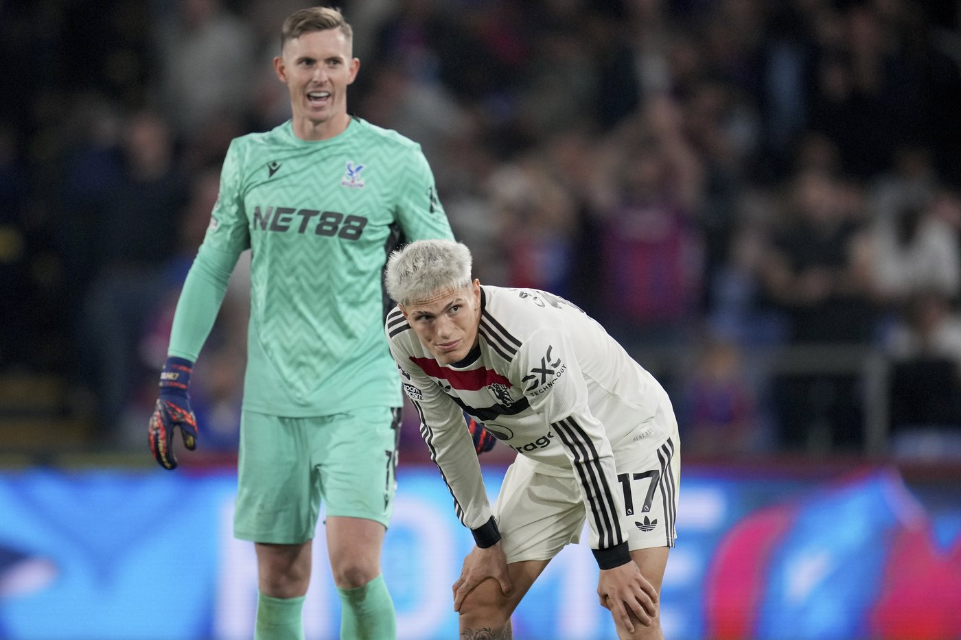 Diaz strikes twice, Liverpool tops the Premier League while Newcastle loses at Fulham | iNFOnews.ca Diaz strikes twice, Liverpool tops the Premier League while Newcastle loses at Fulham | iNFOnews.ca