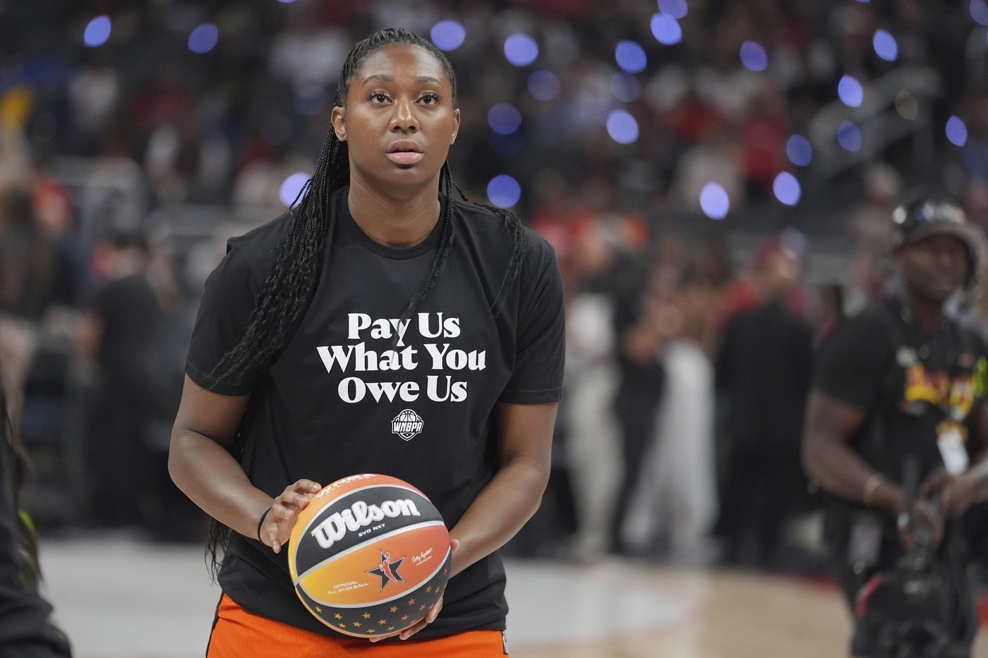 WNBA All-Stars make statement with warmup shirts over CBA | iNFOnews.ca