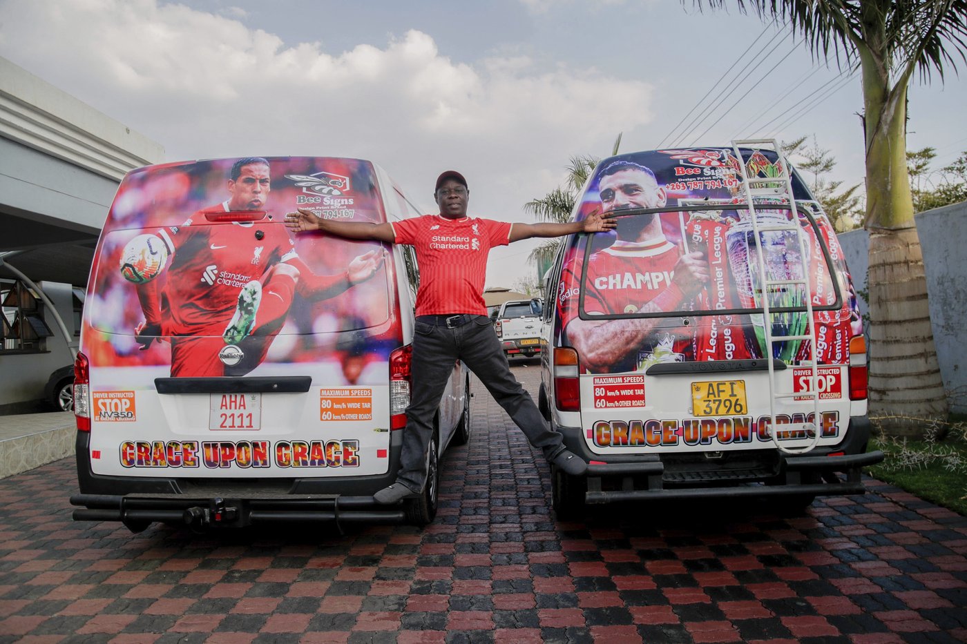 Photos of taxi drivers in Zimbabwe showing off team colors for the Premier League soccer season | iNFOnews.ca