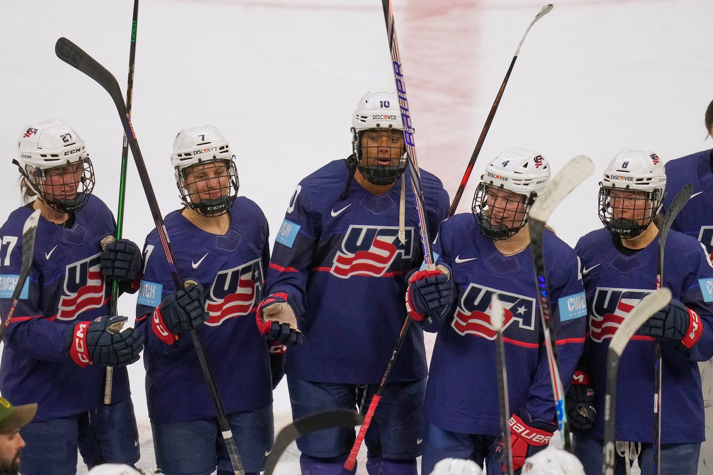 Laila Edwards shines in homecoming. USA beats Canada 4-1 in women's hockey Rivalry Series-opener | iNFOnews.ca Laila Edwards shines in homecoming. USA beats Canada 4-1 in women's hockey Rivalry Series-opener | iNFOnews.ca
