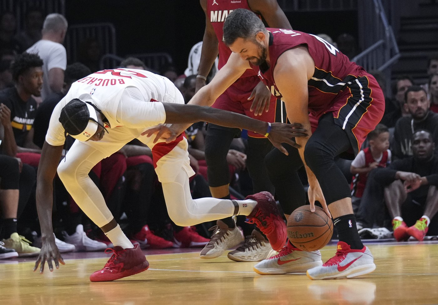 Butler scores 26, Herro adds 23 and Adebayo has triple-double as Miami tops Toronto 121-111 | iNFOnews.ca Butler scores 26, Herro adds 23 and Adebayo has triple-double as Miami tops Toronto 121-111 | iNFOnews.ca