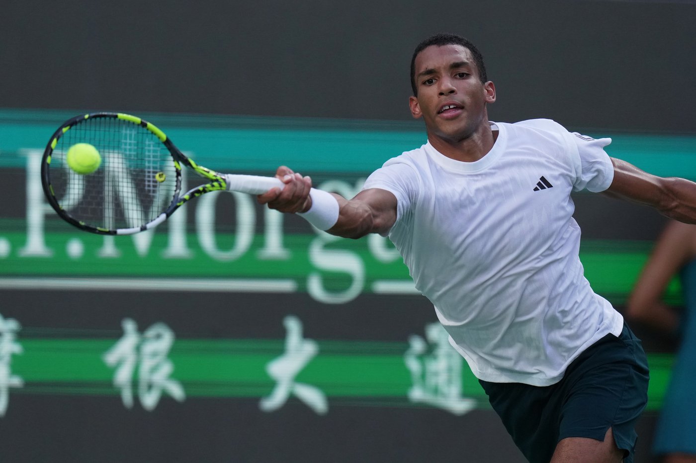 Canada's Auger-Aliassime advances to European final | iNFOnews.ca