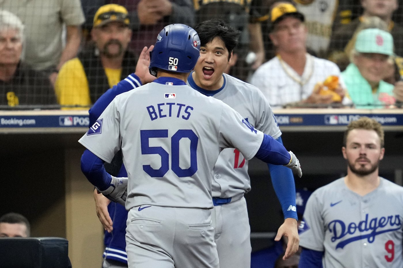 Betts homers to break slump but apparently thought he was robbed again by Profar | iNFOnews.ca Betts homers to break slump but apparently thought he was robbed again by Profar | iNFOnews.ca