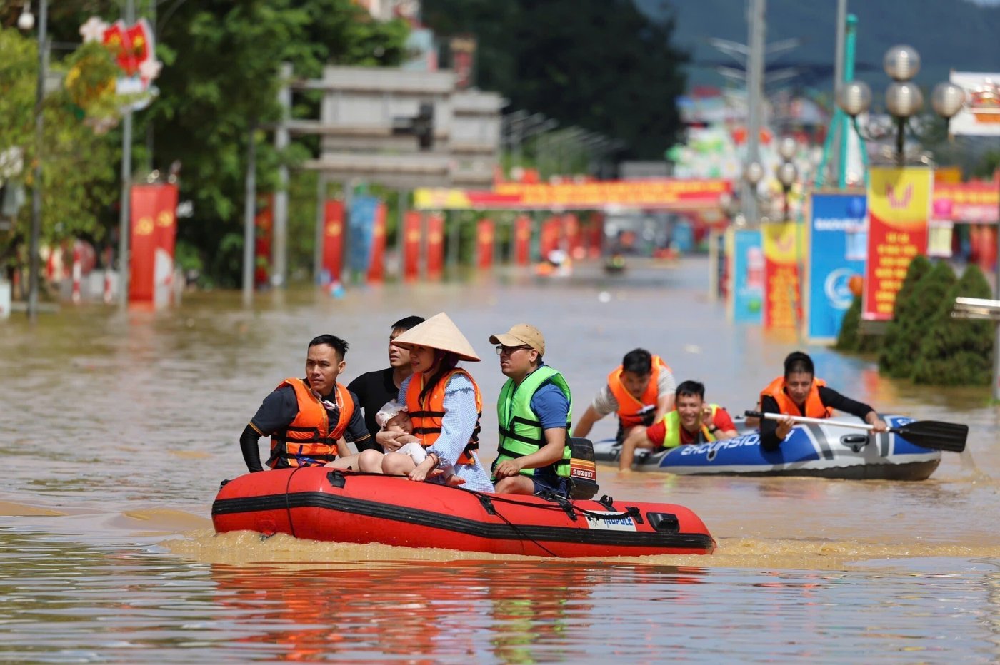 Torrential rains cause deadly flooding in northern Vietnam | iNFOnews.ca