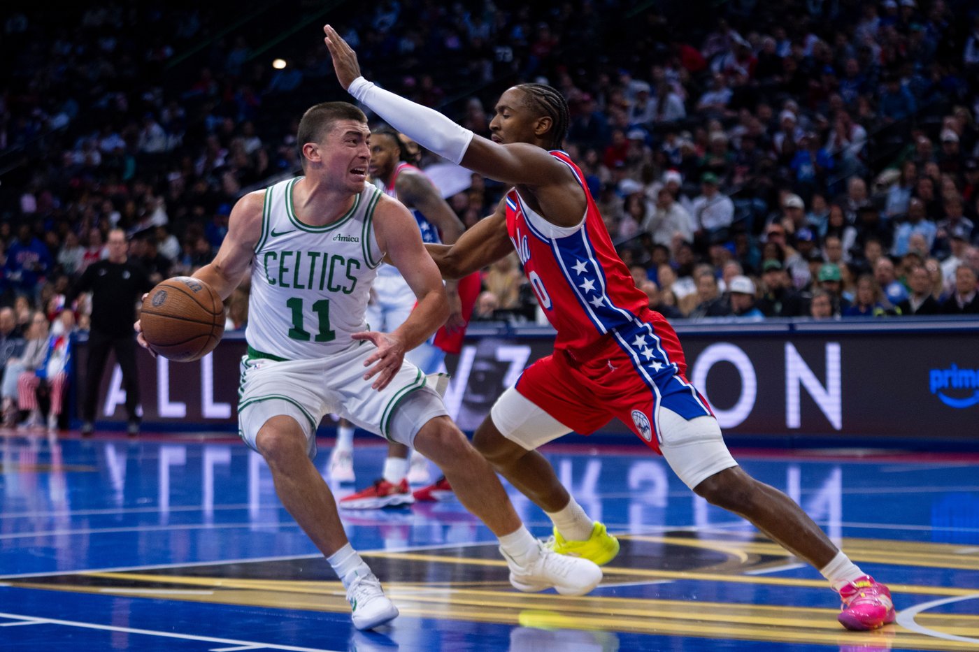 Brown scores 32 points to lead Celtics past 76ers 109-108 for third straight win | iNFOnews.ca Brown scores 32 points to lead Celtics past 76ers 109-108 for third straight win | iNFOnews.ca