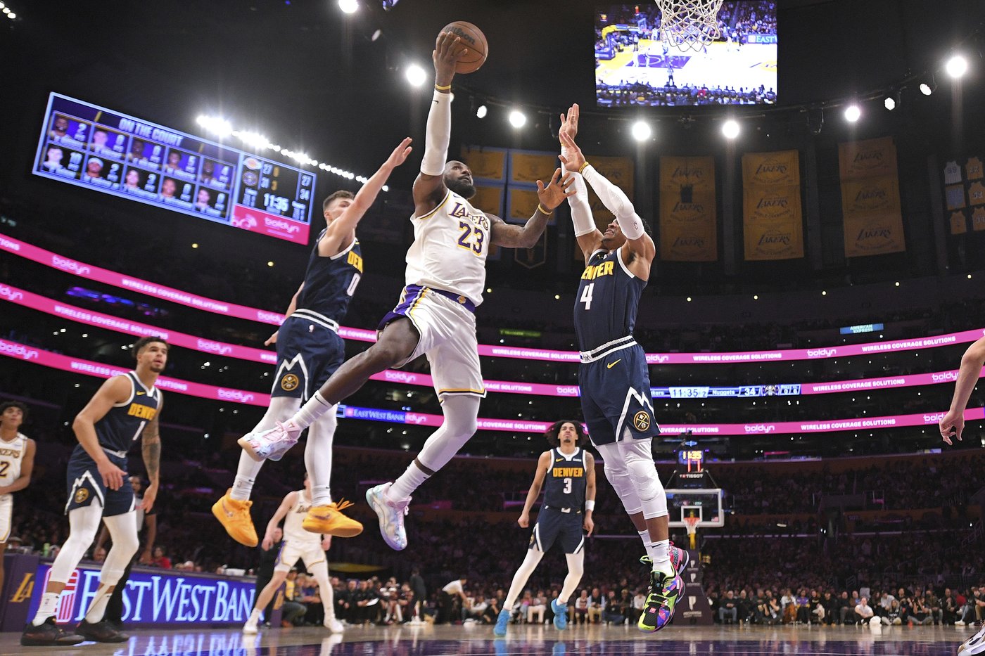 Jokic score 34, Porter adds 24 as Nuggets use strong second half to beat Lakers 127-102 | iNFOnews.ca