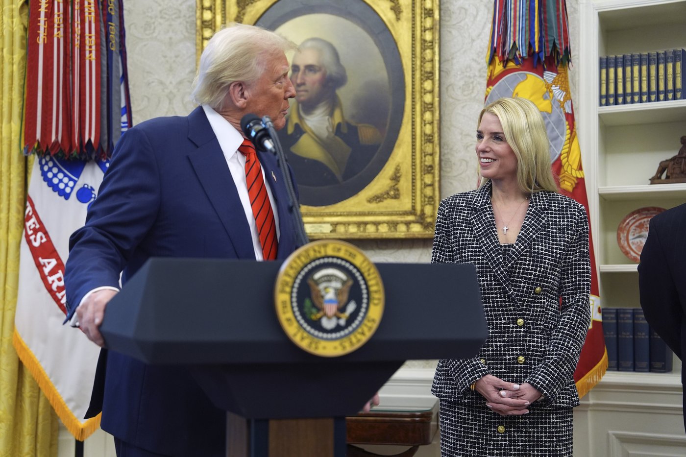 Pam Bondi is sworn in as attorney general as the Justice Department braces for major shakeup | iNFOnews.ca