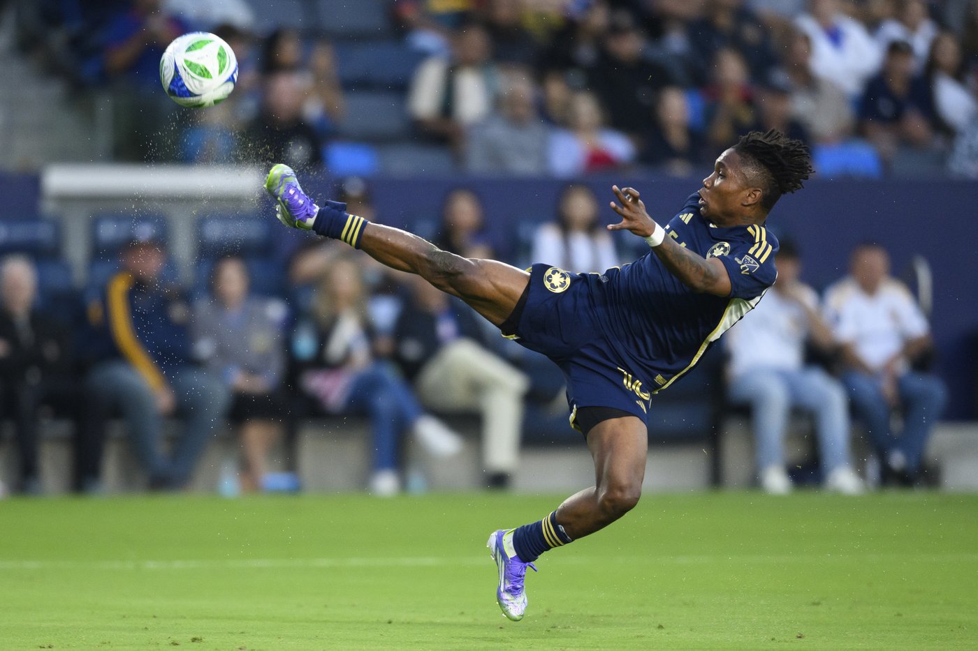 Paintsil scores 2 goals, Nascimento adds 1 goal, Galaxy beat Whitecaps 3-0 | iNFOnews.ca