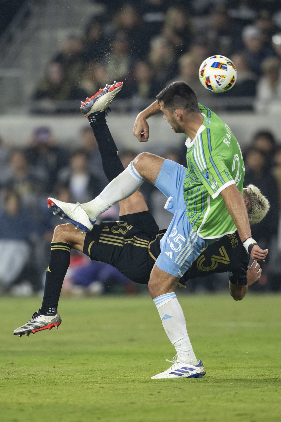 Jordan Morris, Stefan Frei lead Sounders to Western Conference final with 2-1 OT victory over LAFC | iNFOnews.ca