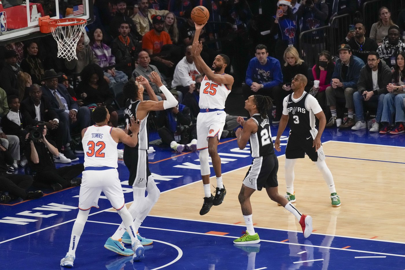 Bridges scores season-high 41, Knicks withstand Wembanyama's monster Christmas debut to edge Spurs | iNFOnews.ca Bridges scores season-high 41, Knicks withstand Wembanyama's monster Christmas debut to edge Spurs | iNFOnews.ca