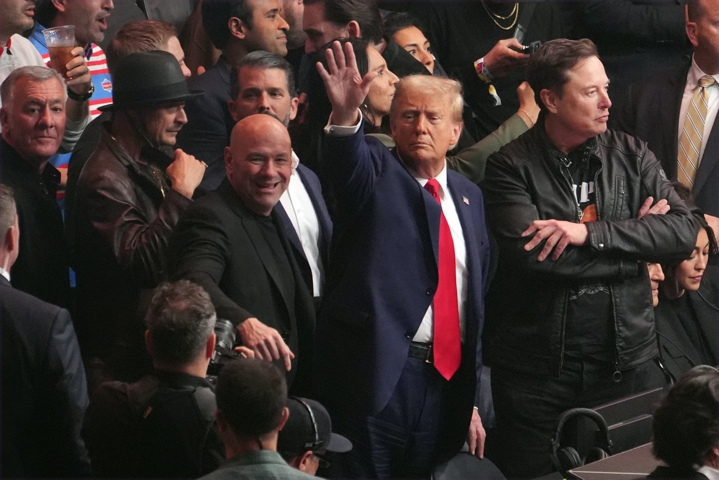 Jon Jones sends Stipe Miocic into retirement with decisive UFC heavyweight win in front of Trump | iNFOnews.ca