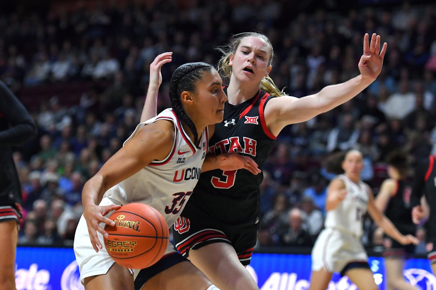 Fudd's 24 points leads top-ranked UConn past Utah 93-41 in Hall of Fame Women's Showcase | iNFOnews.ca