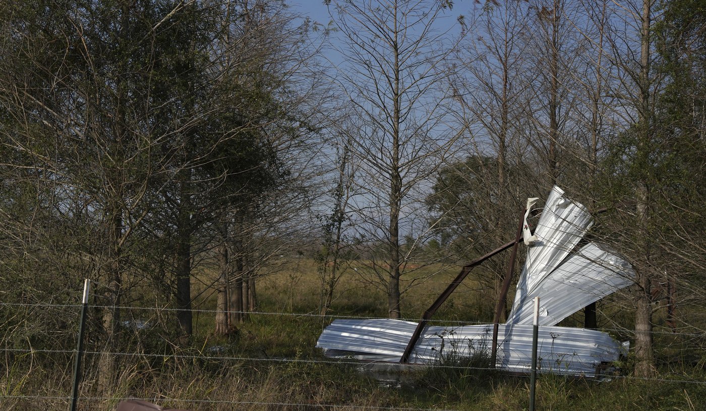 Tornadoes in Texas and Mississippi kill 2 and injure 6 as severe weather system moves east | iNFOnews.ca Tornadoes in Texas and Mississippi kill 2 and injure 6 as severe weather system moves east | iNFOnews.ca