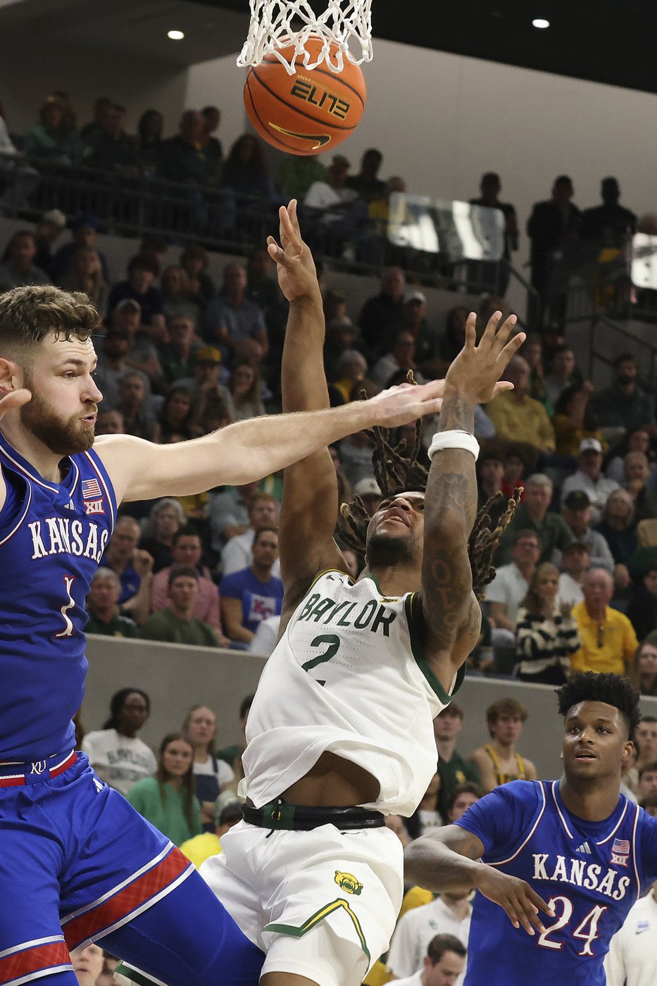 Baylor erases 21-point deficit against No. 11 Kansas, cruises late in 81-70 win | iNFOnews.ca