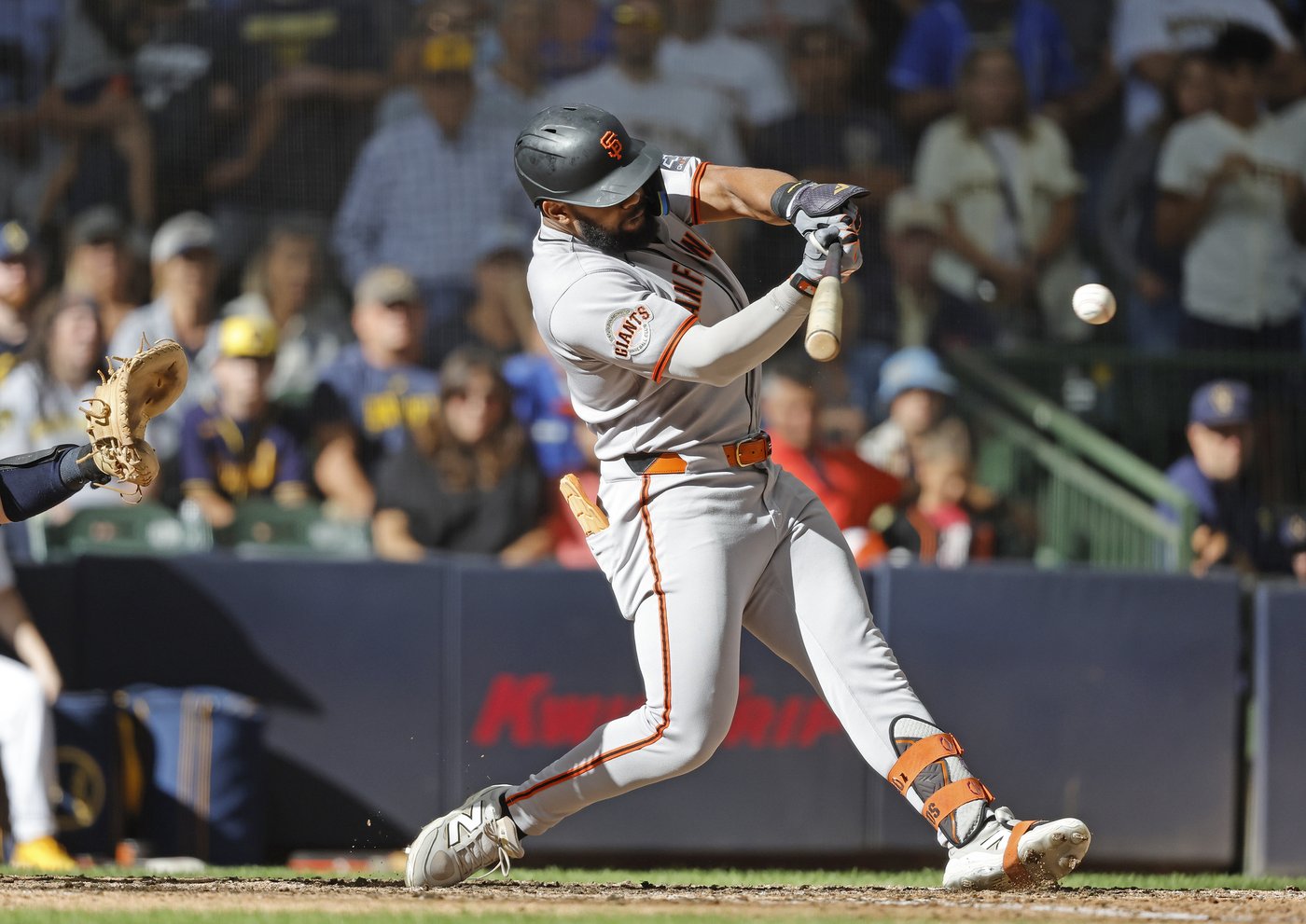 Ramos hits 2-run single off Megill with 2 outs in 9th as Giants rally past Brewers 4-3 | iNFOnews.ca